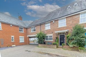 Bernardines Way, Buckingham, MK18 1BF