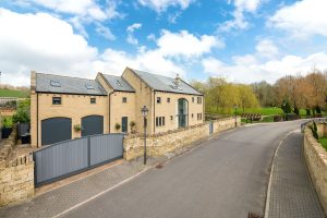 Whitley Willow, Lepton, Huddersfield, HD8